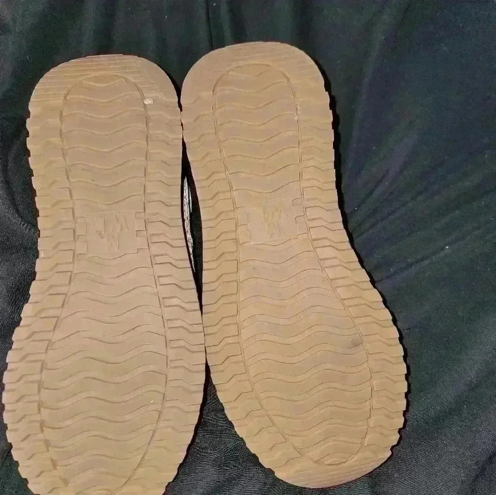Madewell Kickoff Sneakers. Womens size 8.5 Men's size 7 - Picture 4 of 9
